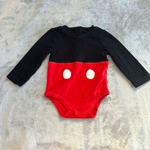 Disney - Long sleeve cotton Mickey  Mouse Onesie. Size 12 to 18 months - Picture 1 of 3